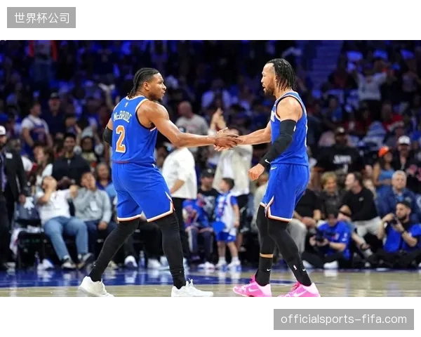 尼克斯在对阵76人的系列赛G4中投进25记三分球,追平了NBA季后赛历史单场三分命中纪录 尼克斯在对阵76人的系列赛G4中投进25记三分球,追平了NBA季后赛历史单场三分命中纪录
